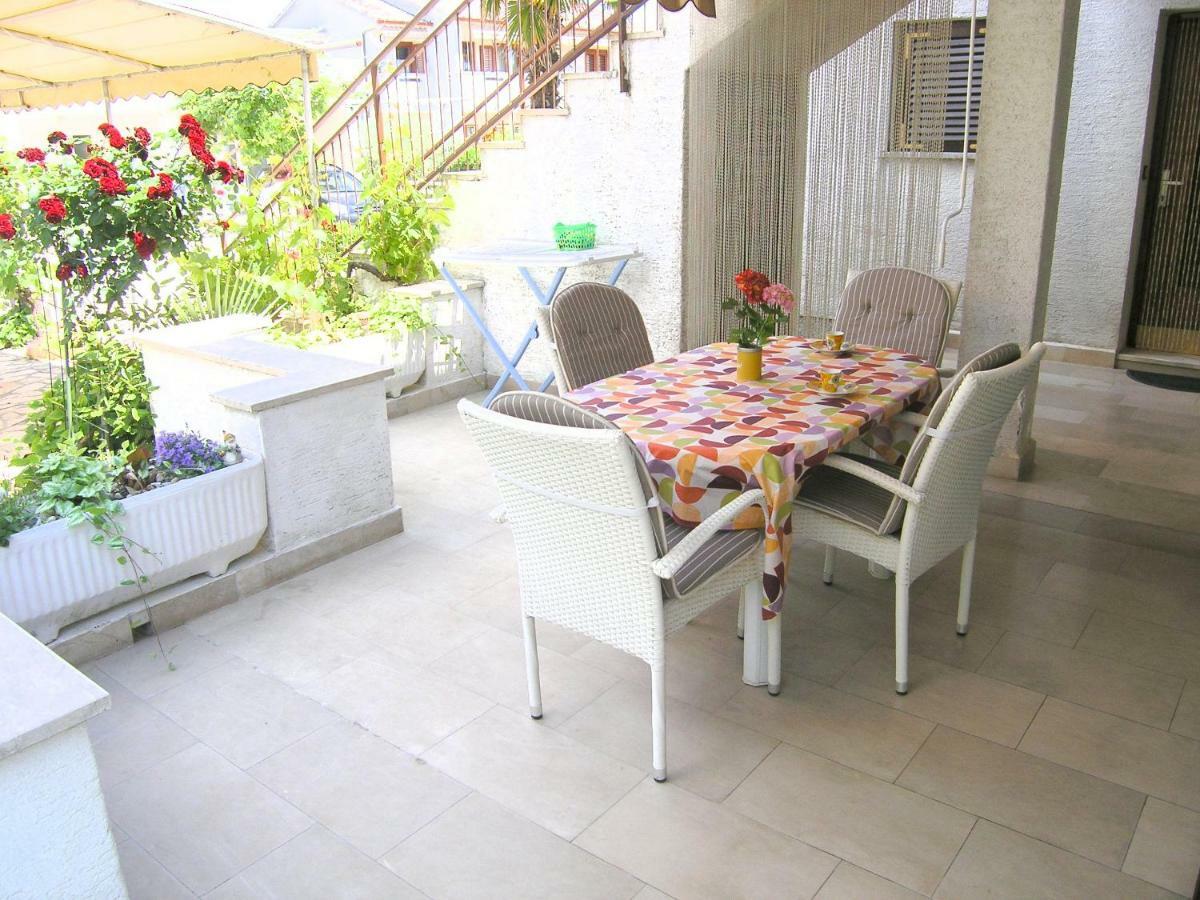 Apartment Zora Krk Town Exterior foto